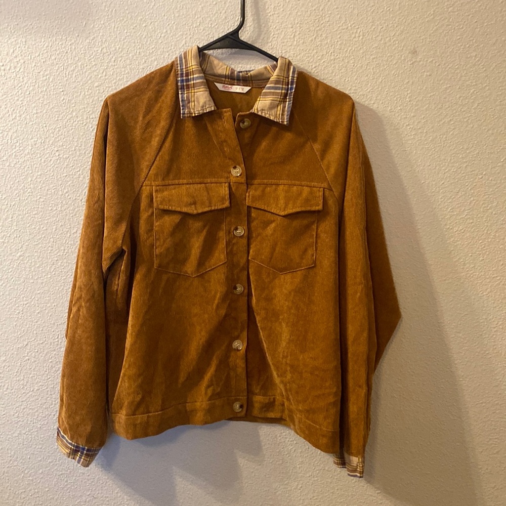 Romwe corduroy shacket with plaid color and cuffs size medium